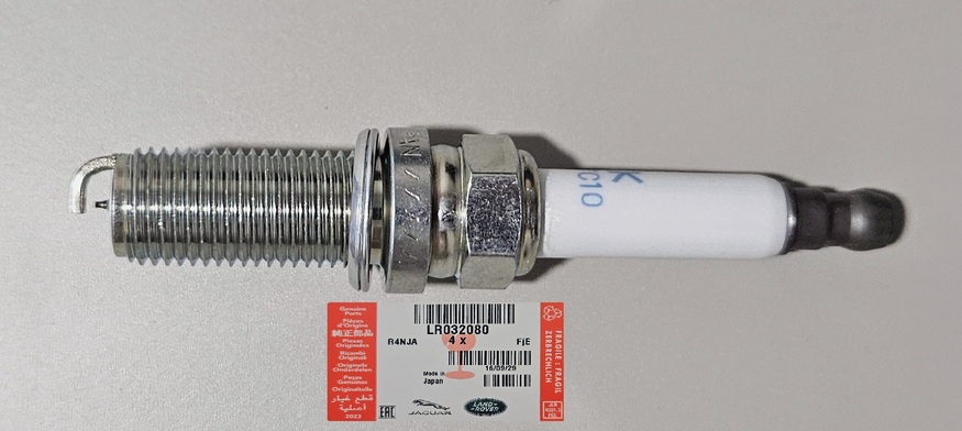 Zapaľovacia sviečka benzín OEM LR032080 C2P23089