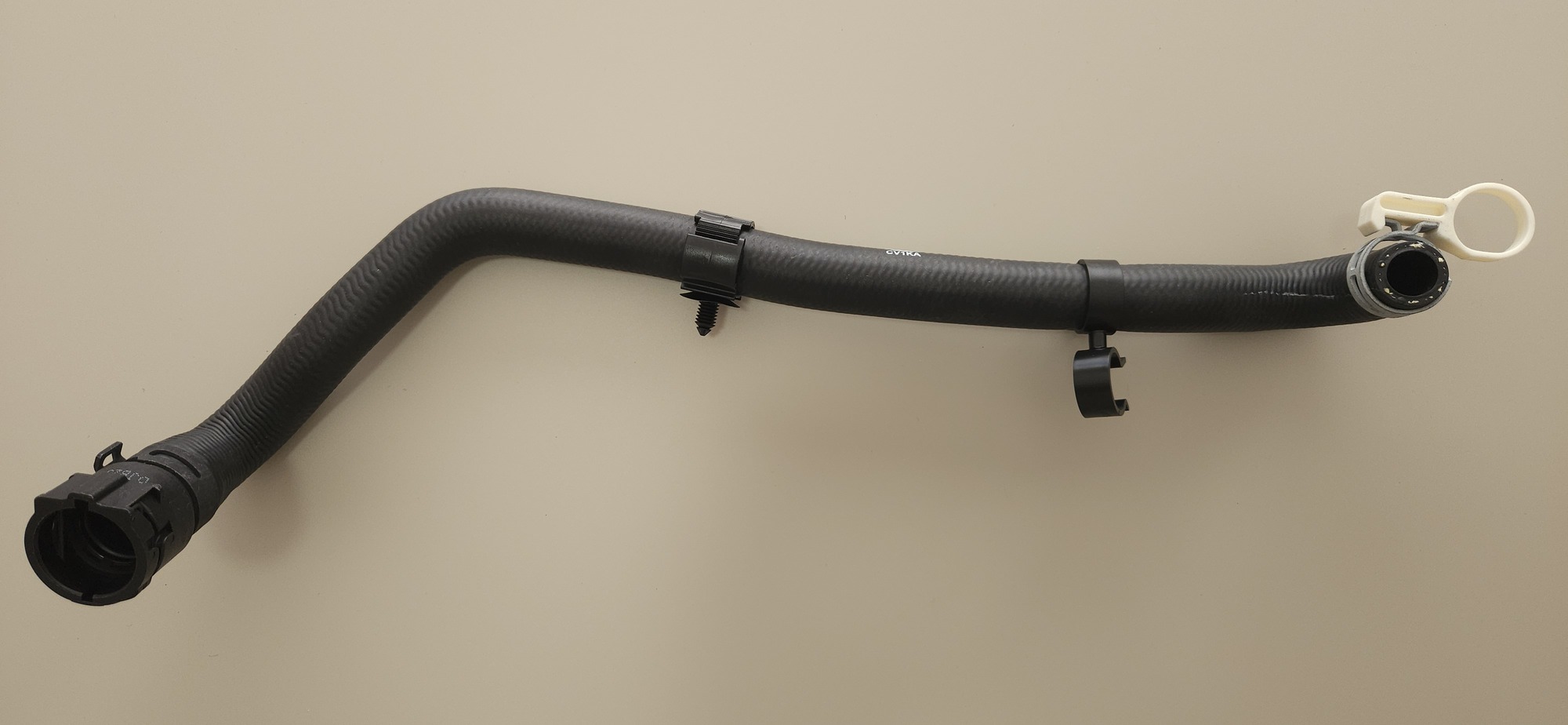 Vodná hadica z chladiča prevodovkového oleja OEM LR034626 - Image 3