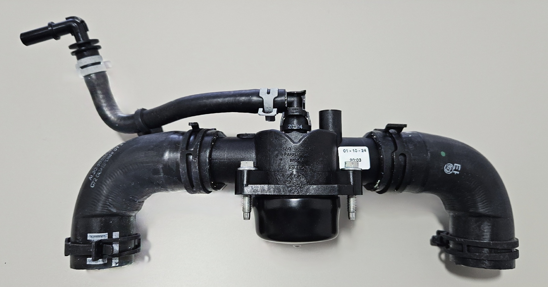 Horné pripojenie chladiacej kvapaliny termostatu OEM LR036058 - Image 3