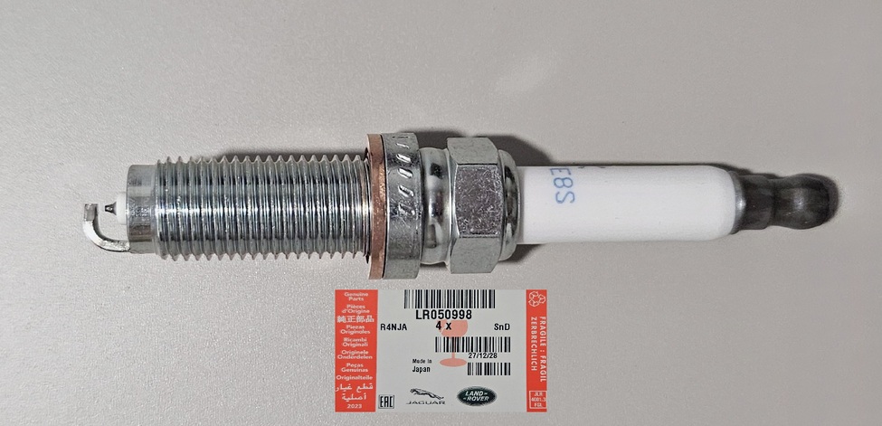 Zapaľovacia sviečka benzín OEM LR050998 C2Z28434