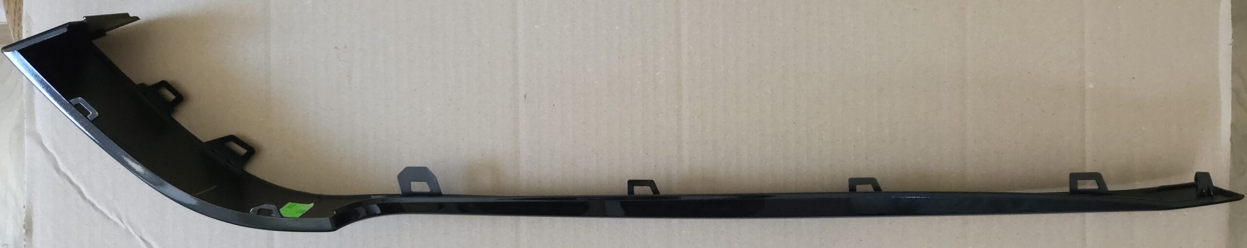 Pravá lišta zadného nárazníka Range Rover 2013- (L405) OEM LR087224 - Image 2