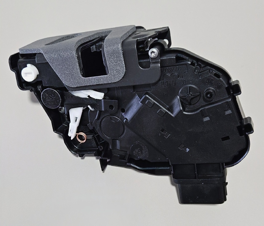 Zámok zadných pravých dverí OEM LR091360 - Image 2