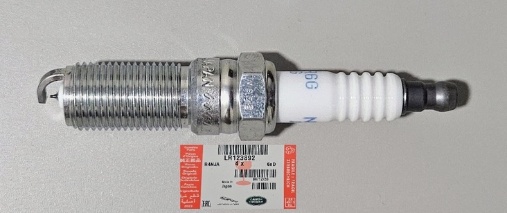 Zapaľovacia sviečka benzín OEM LR123892 C2D59621