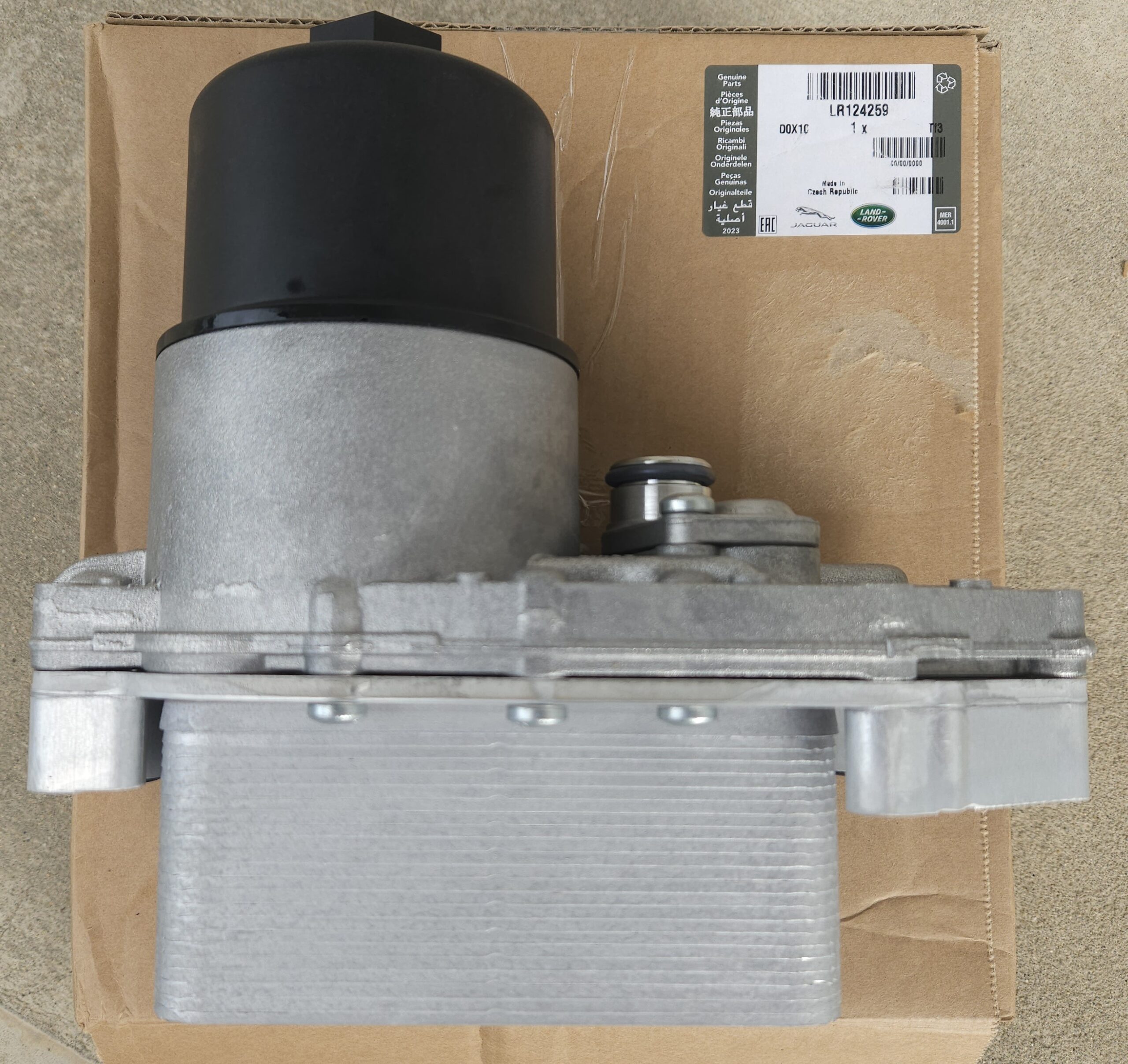 Chladič motorového oleja Gen2 OEM Land Rover LR124259 C2S52808 - Image 10