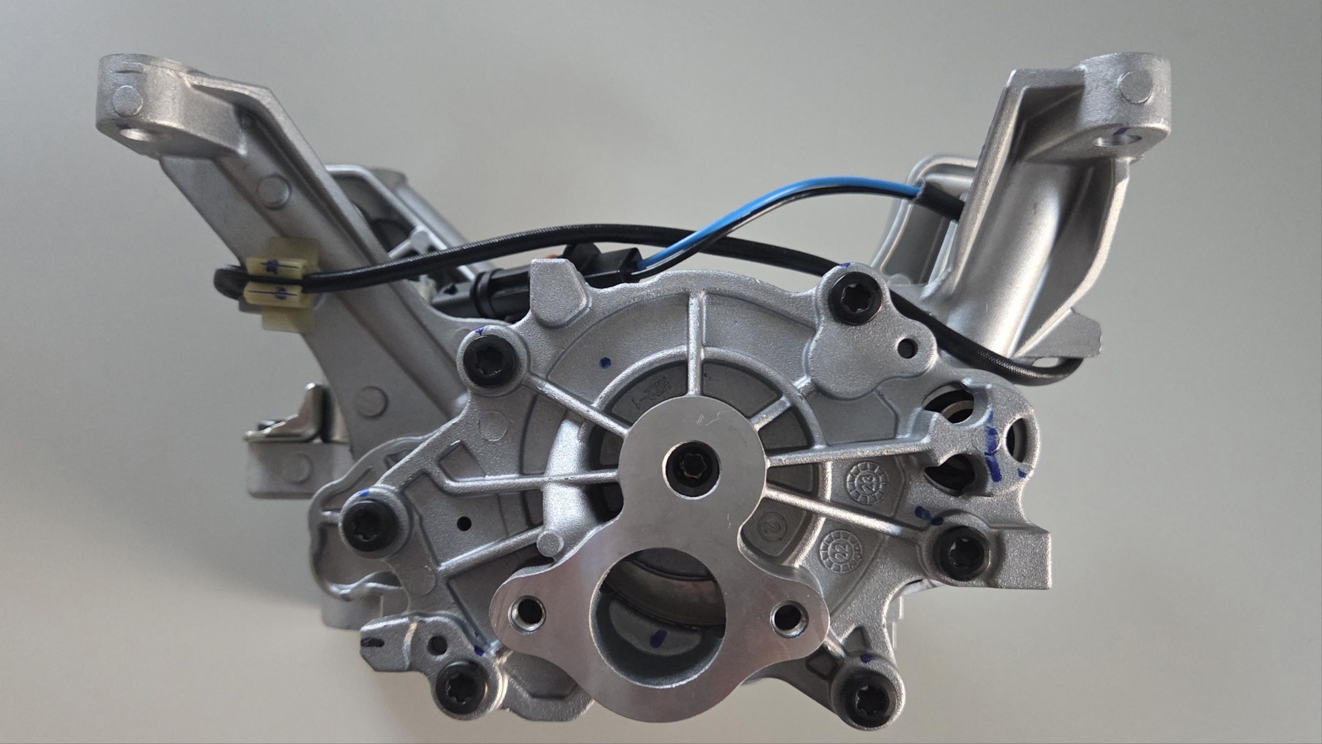 LR110501 - Image 3