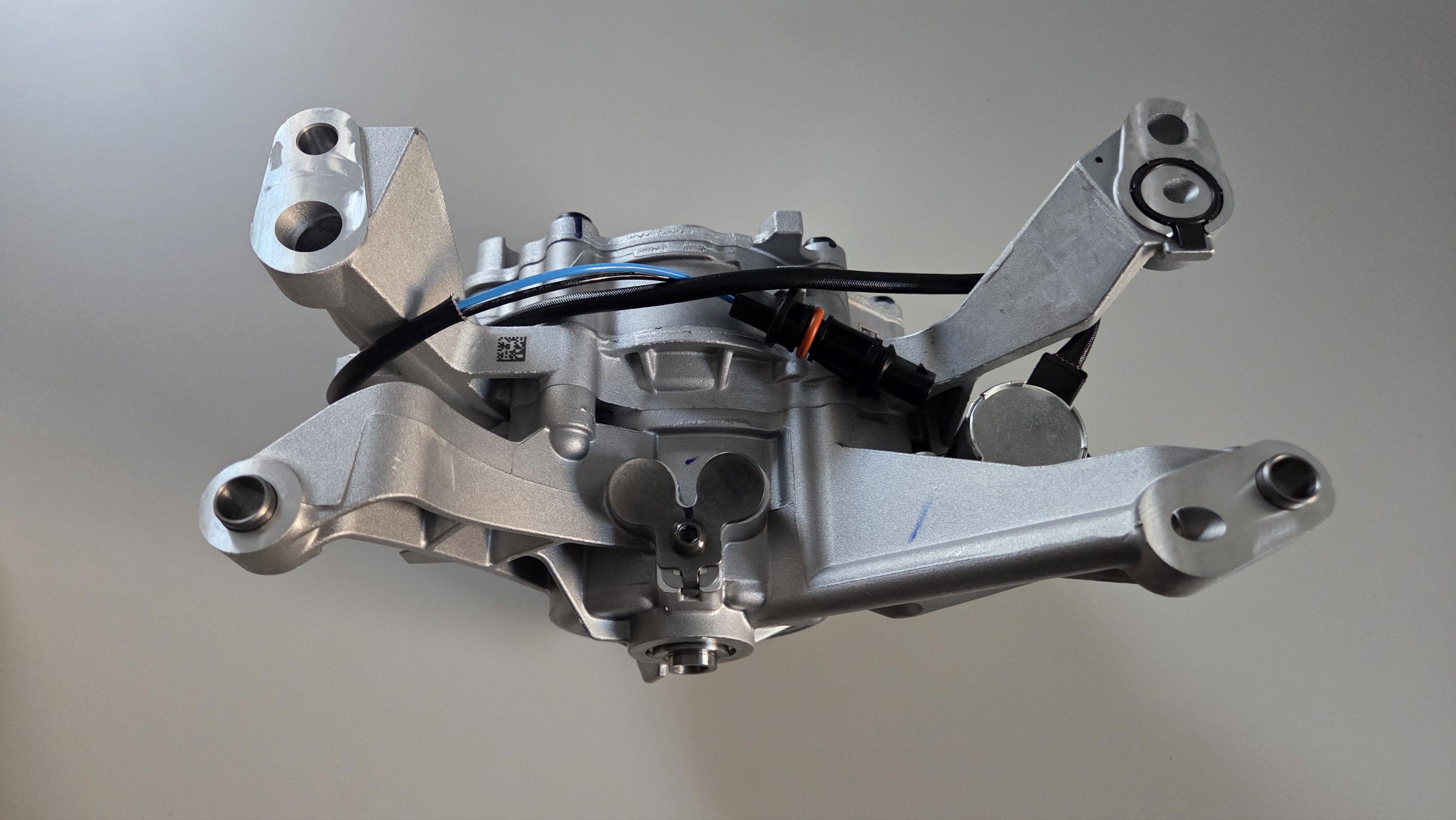LR110501 - Image 2