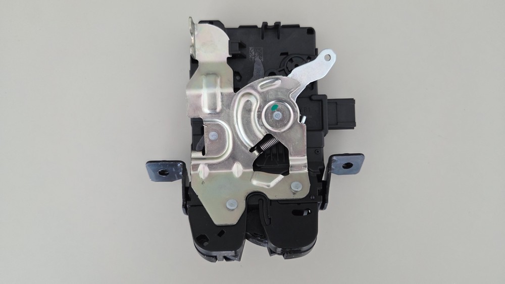Upper tailgate lock Land Rover LR139929 - Image 2