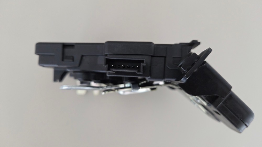Upper tailgate lock Land Rover LR139929 - Image 3