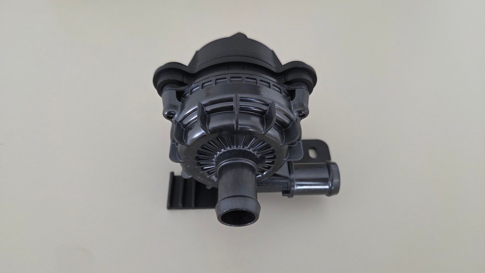 Pomocnicza pompa wody Defender L663 Land Rover LR156804 - Image 5